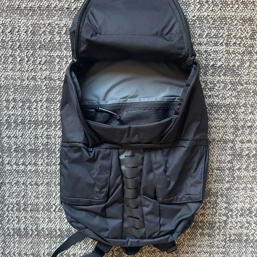 NEW MYSTERY RANCH Black Rip Ruck 24 - Picture 2 of 5
